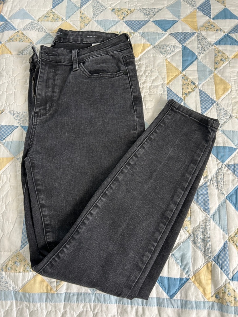 Judy Blue black jeans skinny fit with stretch and pockets great cond. size 11/30